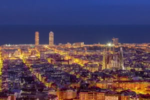 barcelona-skyline-panorama-night-blue-hour-38639428.jpg
